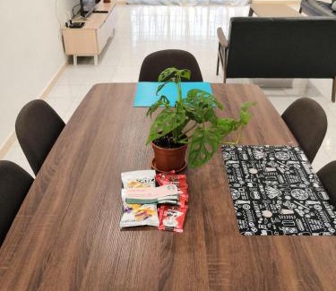 Batu Pahat House | Flora Homestay in Taman Flora