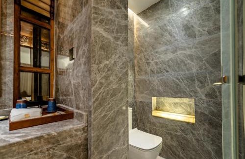 Shangri-La Hotel | Floral Hotel Shegadan Manor