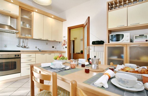 Scandicci Apartment | Florence at one step, wifi internet, parking, A/C