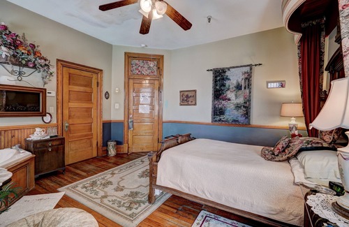 Midtown Bed & Breakfast | Florence Victorian Home