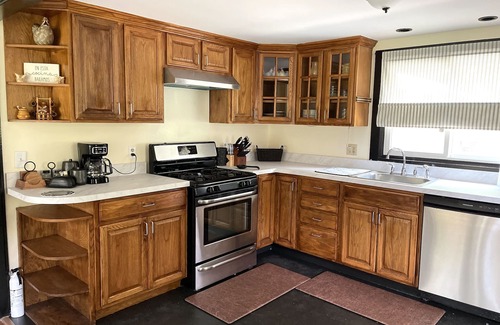 Mattituck House | Floresta House ~ Charming, Cozy, Family Friendly!