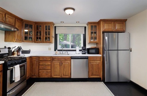 Mattituck House | Floresta House ~ Charming, Cozy, Family Friendly!