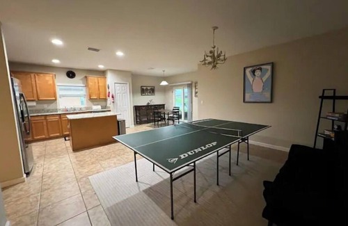 Rockledge House | Florida Beach & Theme Parks, Cozy Spa & Lake Views