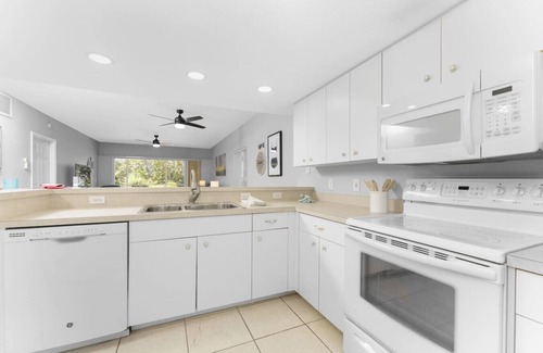 Fiddlers Green Nature Trail Apartment | Florida Breeze at Fiddlers Green