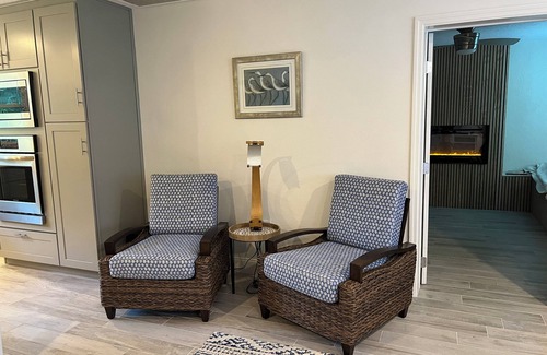 New Port Richey House | Florida Cottage New Port Richey Sunset Cruise Fishing, Close to Beaches Sleeps 6