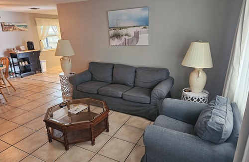 Holiday Lake Estates House | Florida getaway minutes from local beaches and close to Florida attractions!