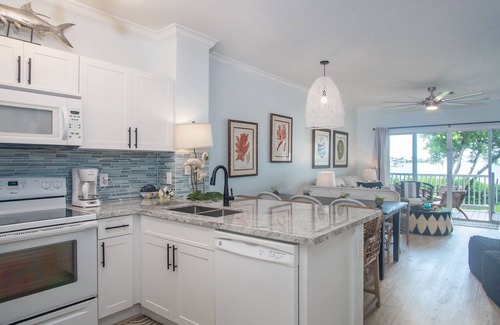 Marathon House | Florida Keys Paradise Getaway | Private Beach Club Access | Spectacular Sunsets