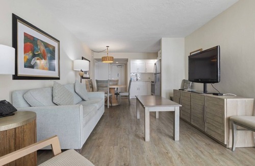 Lower Matecumbe Beach Condo | Florida Keys Spacious 1 BR with 2 Balconies Pool view