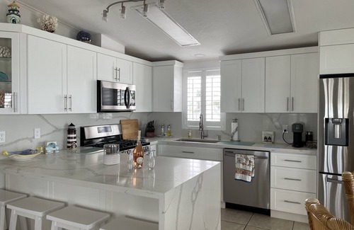 Layton House | Florida Keys Waterfront home with beautiful sunset views.