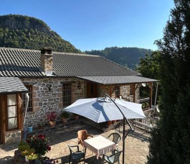 Dardhe Apartment | Florija’s Guesthouse