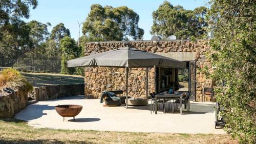 Limonite House | Flow Stone House Gisborne