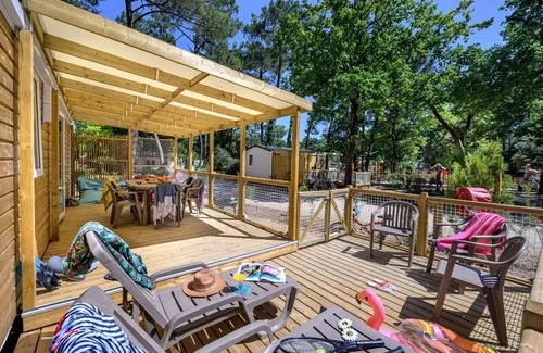 Saint-Hilaire-de-Riez House | Flower Camping Les Biches * - Mobil-home Family 4h2 PREMIUM - 38m2 - covered XXL terrace - TV - LV - plancha - free WIFI 8 people
