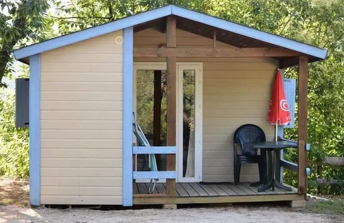 Anduze Ski Chalet | Flower CAMPING FAUVETS * - Chalet ABEILLE Standard 19m2 (1 bedroom) + covered terrace 5,50m2 4 persons