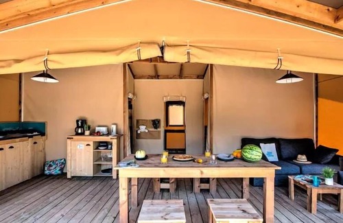 Saumur House | Flower Camping L'Ile d'Offard * - Ecolodge Cotton Toilée Confort 35m² (2 bedrooms) including 11m² covered terrace + TV for 5 people