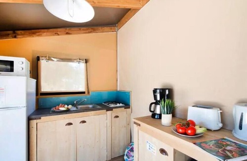 Saumur House | Flower Camping L'Ile d'Offard * - Ecolodge Cotton Toilée Confort 35m² (3 bedrooms) including 11m² covered terrace + TV for 6 people