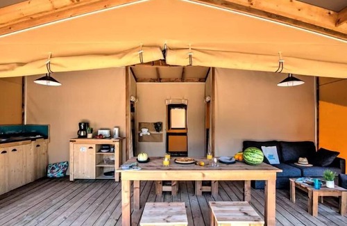Saumur House | Flower Camping L'Ile d'Offard * - Ecolodge Cotton Toilée Confort 35m² (3 bedrooms) including 11m² covered terrace + TV for 6 people