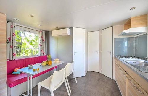 Castries House | Flower Camping le FONDESPIERRE * - Mobile home comfort - 28 m2 (2 bedrooms - air conditioning - TV) 5 people