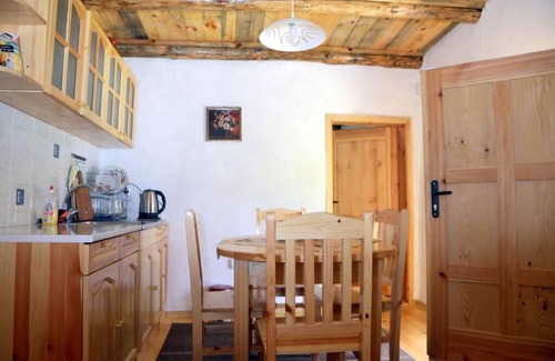 Kyustendil Apartment | flower house - radlovtsi Kyustendil region