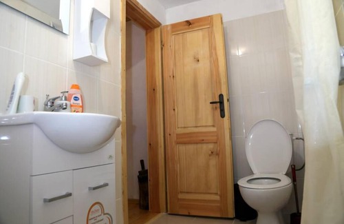 Kyustendil Apartment | flower house - radlovtsi Kyustendil region