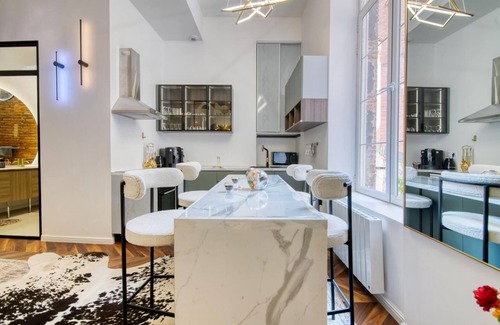 Saint-Georges Apartment | Flower Room - TOULOUSE