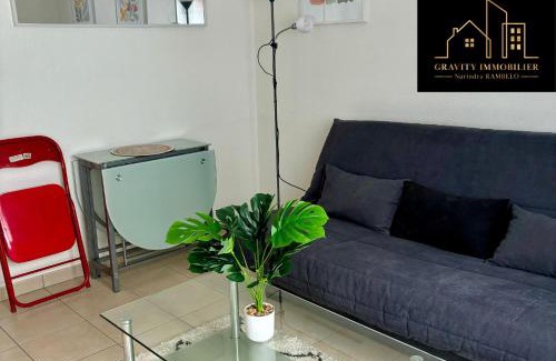 Saint-Julien-en-Genevois Apartment | Flowers Studio