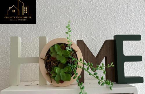 Saint-Julien-en-Genevois Apartment | Flowers Studio