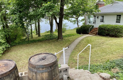 Canandaigua Cottage | FLX Guest House: Canandaigua Lakefront Scandi Style Cottage