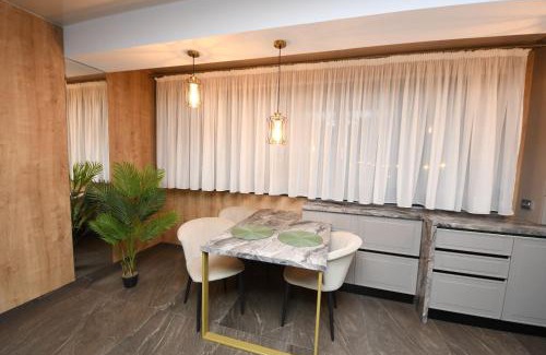 Galati Apartment | Fly Central Park 2