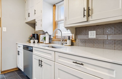 Diamond Lake House | Flyer's Find, remodeled and clean