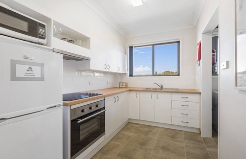 Flynns Beach Apartment | Flynns Beach Seascape