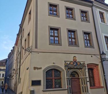 Altstadt Bed & Breakfast | Flyns