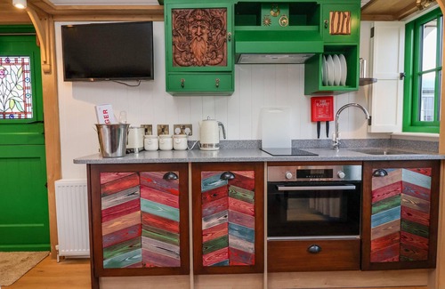 Ryther Cottage | FOLKLORE, romantic, character holiday cottage in Tadcaster