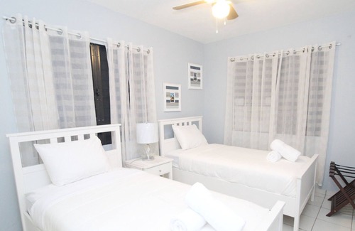 Islote House | Following seas Family beach house