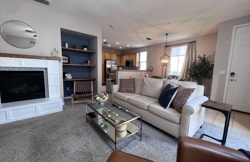 Folsom Condo | Folsom Escape is your personal getaway and retreat close to Folsom Lake.