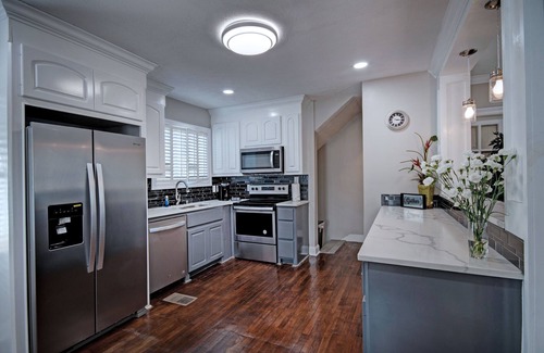 Fondren Apartment | Fondren "InStyle" Elegance: Indoor-Outdoor Charm