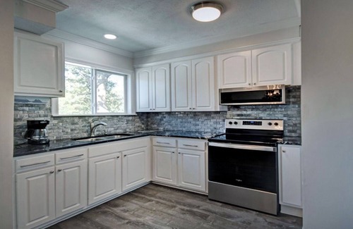 Fondren House | Fondren "Upper Level Style, Comfort and Luxury