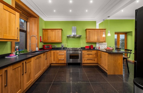 Murthly House | Fontain House - 4 bedroom home in the town centre of Blairgowrie