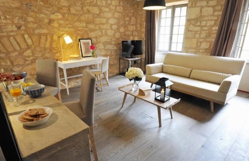 Sarlat-la-Caneda Historic Center Apartment | Fontaines de lÁbbaye