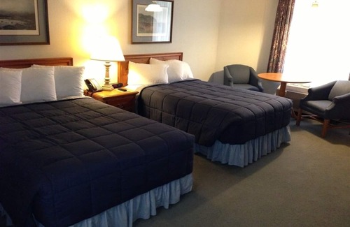 Fontana-on-Geneva Lake Hotel | Fontana Village Inn