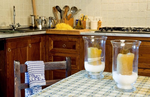 Bivio Lugnano Villa | Fonte Vecchia Medieval Farmhouse for 8 Guests with lovely Private Pool