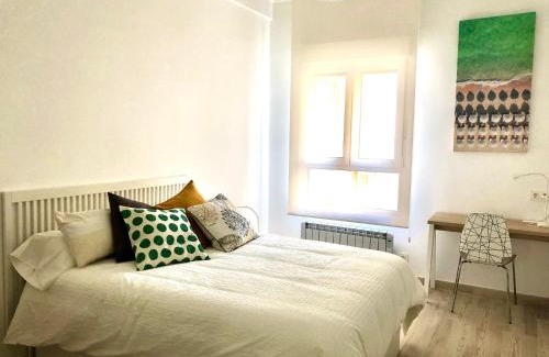 Gros Apartment | FOODIES LOCATION. SURF. NETFLIX . 3 BDR
