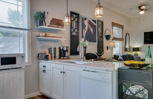 Fayetteville House | Football,festivals walk to restaurants & breweries right off the Greenway Trail!
