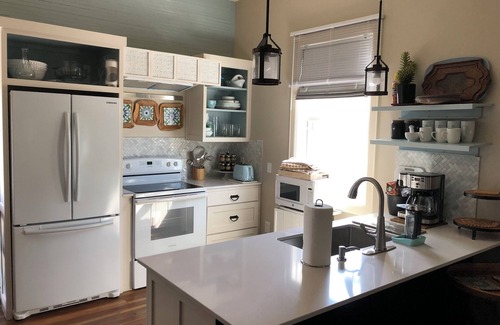 Fayetteville House | Football,festivals walk to restaurants & breweries right off the Greenway Trail!