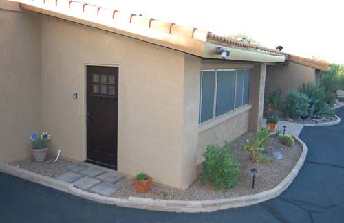 Haciendas Catalina Del Rey Apartment | Foothills Studio Suite, Convenient, recently Remodeled