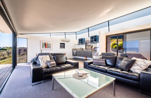 Coles Bay Apartment | Footprints 1