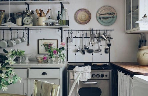 Stockwell House | For Art Lovers & Creatives. Tall Georgian townhouse, close to Tate Gallery.