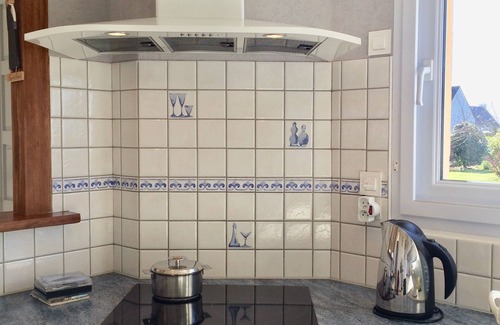 Porspoder Villa | For TWO, walk to the beach, enclosed garden, GR 34, enclosed parking, QUIET.