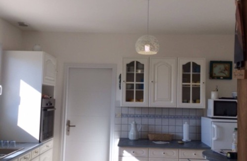 Porspoder Villa | For TWO, walk to the beach, enclosed garden, GR 34, enclosed parking, QUIET.
