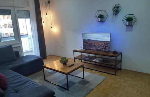 Dakovo Apartment | For5