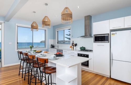 Salamander Bay House | Foreshore Bliss - waterfront luxury accommodation, water views